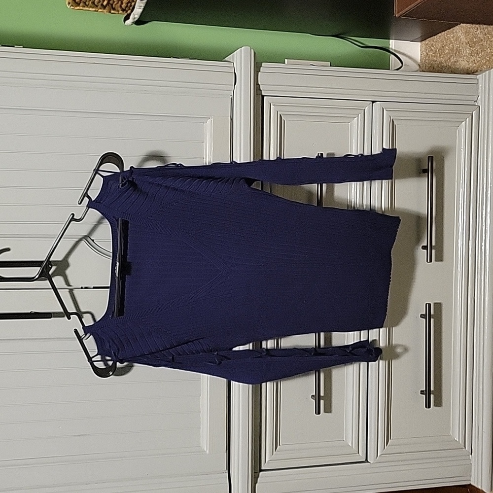 Venus V-neck cut out long sleeve sweater